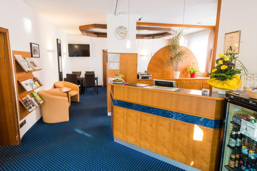 שטוטגרט Hotel Am Friedensplatz מראה חיצוני תמונה