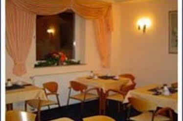 שטוטגרט Hotel Am Friedensplatz מראה חיצוני תמונה