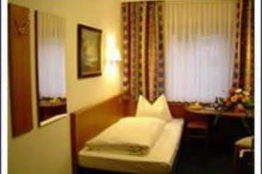 שטוטגרט Hotel Am Friedensplatz מראה חיצוני תמונה