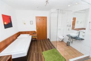 שטוטגרט Hotel Am Friedensplatz מראה חיצוני תמונה